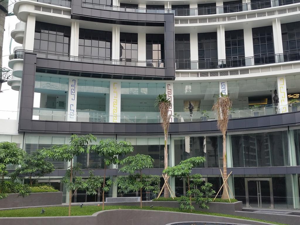 Milano Versace Suites Makati City Exterior photo