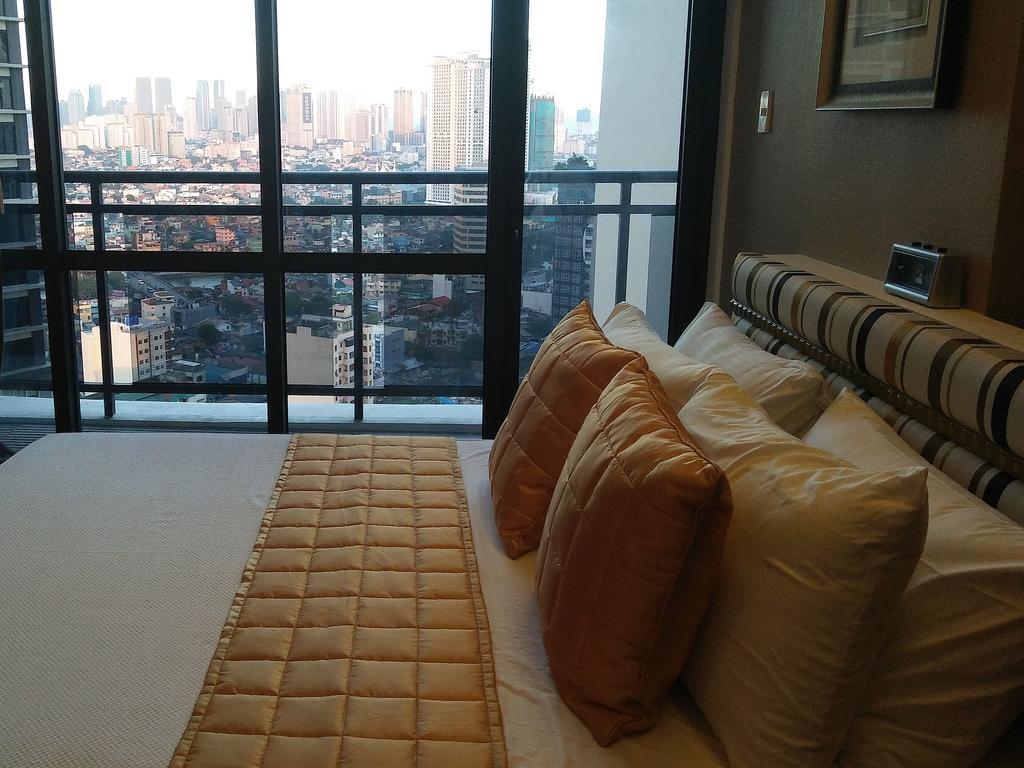 Milano Versace Suites Makati City Exterior photo