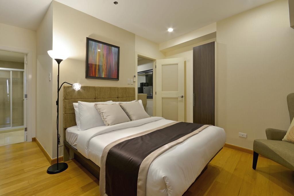 Milano Versace Suites Makati City Exterior photo