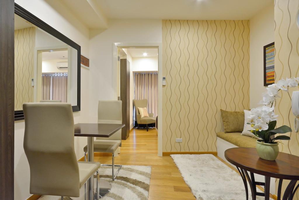 Milano Versace Suites Makati City Exterior photo