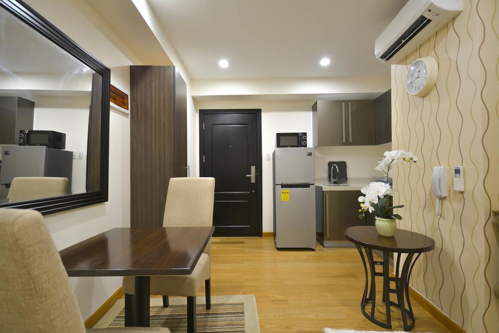 Milano Versace Suites Makati City Exterior photo