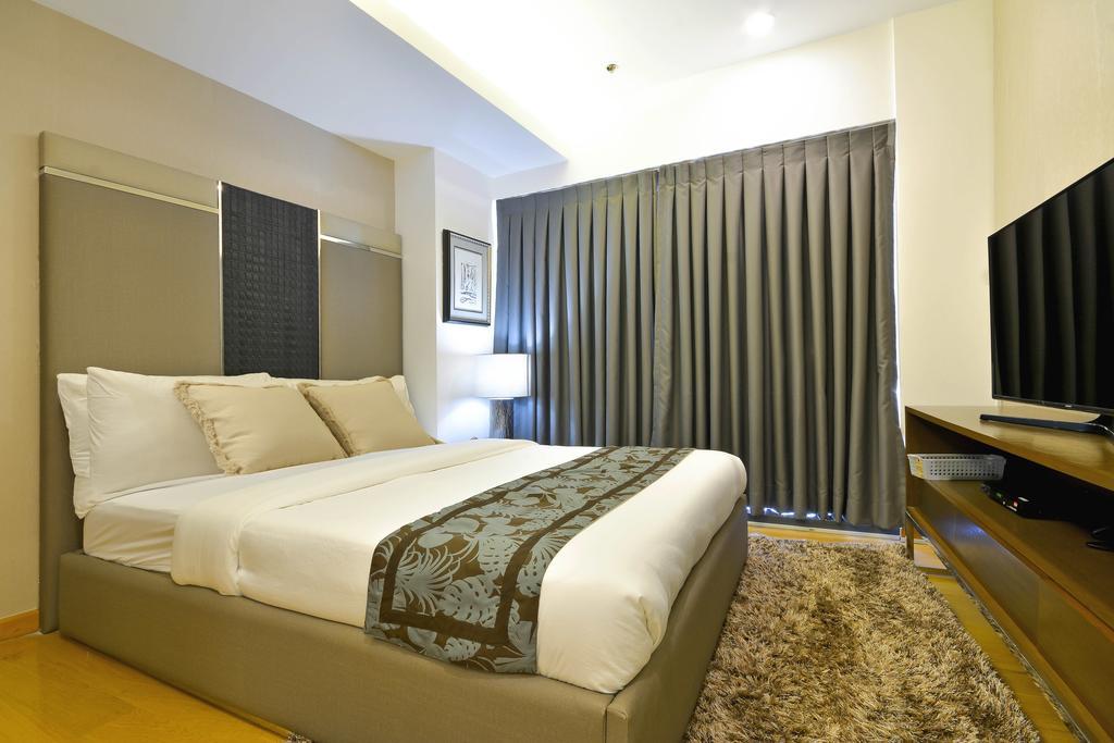 Milano Versace Suites Makati City Exterior photo