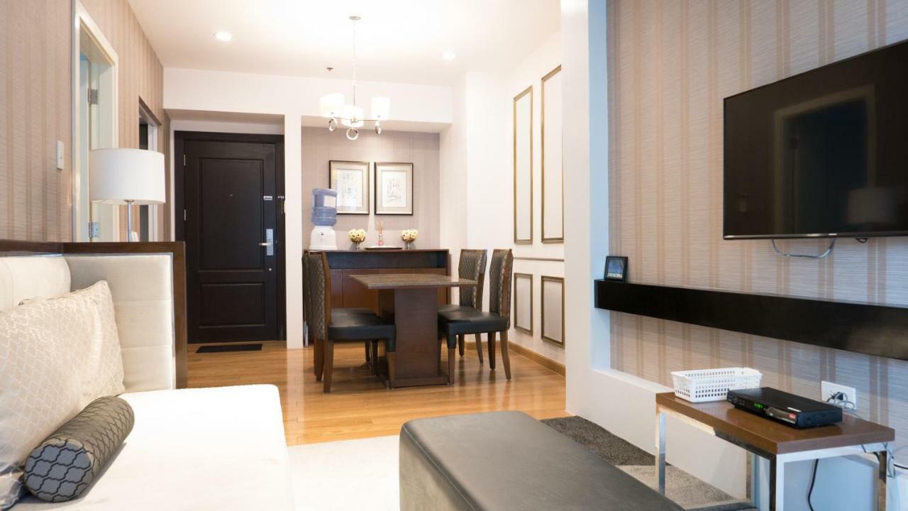 Milano Versace Suites Makati City Exterior photo