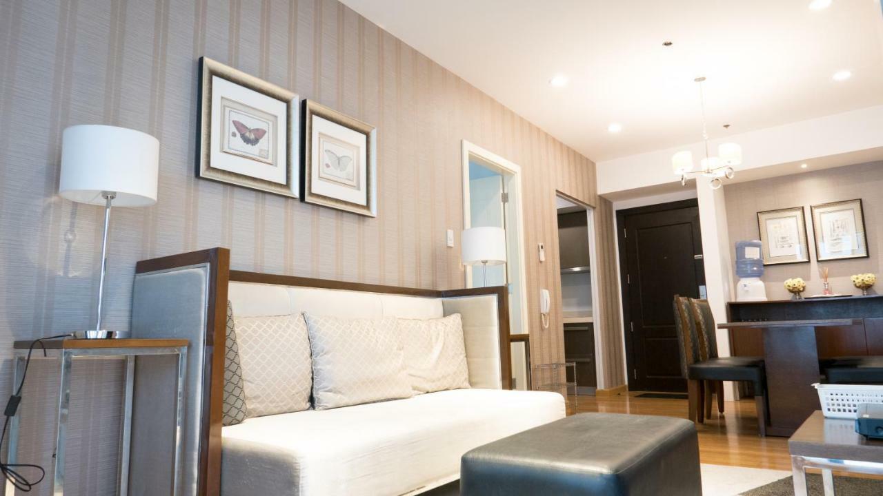 Milano Versace Suites Makati City Exterior photo